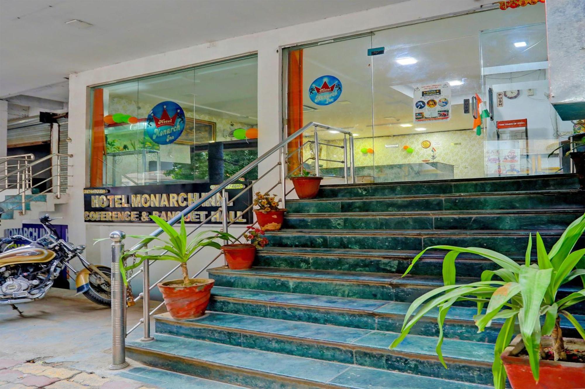 Hotel Monarch Inn Лакхнау Экстерьер фото