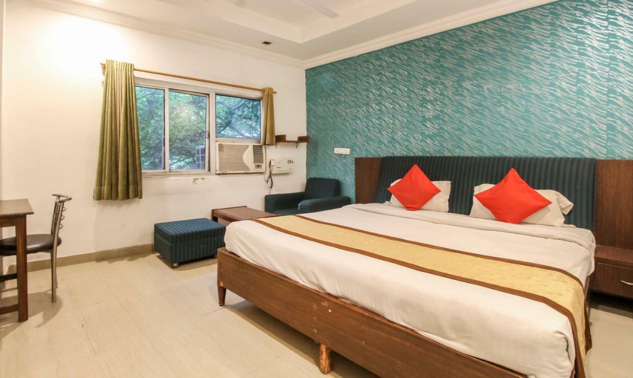Hotel Monarch Inn Лакхнау Экстерьер фото