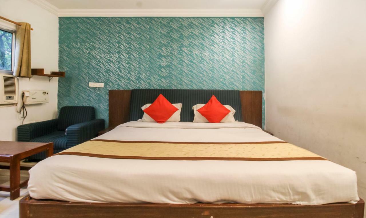 Hotel Monarch Inn Лакхнау Экстерьер фото